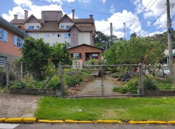 Casa · 63m² · 1 Vaga · CASA EM AMPLO TERRENO EM ÓTIMA LOCALIZAÇÃO!