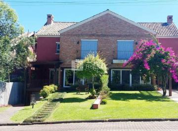 Casa · 276m² · AMPLA RESIDÊNCIA EM CONDOMÍNIO DE ALTO PADRÃO