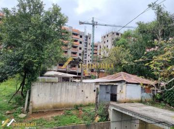 JqcdXx3t6mXWxfmggtYVgcro-de804a5a-ebc9-4e96-a879-bc332b028cc2.jpg · ÓTIMO TERRENO!!! 270m² DE ÁREA TOTAL. BEM LOCALIZADO