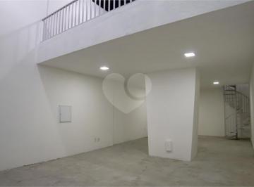 Comercial , Curitiba · Loja Comercial Centro Área Útil: 153,32 m² Em Frente a FAE/Bom Jesus Hyde Park