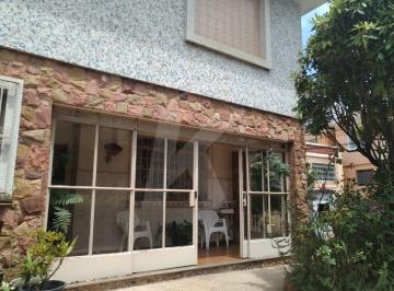 Casa · 220m² · 3 Quartos · 2 Vagas · Sobrado em Santana 3 dormitórios sendo 1 suíte e 2 vagas.
