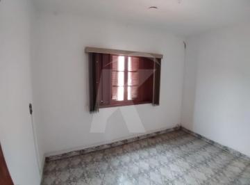 Casa · 65m² · 2 Quartos · 1 Vaga · Casa térrea com 2 dormitórios, sala, cozinha, banheiro, área de serviço, quintal e 1 vaga
