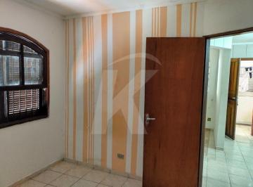 Casa · 50m² · 2 Quartos · Casa de fundos com 2 quartos, sala, cozinha, banheiro, área de serviço