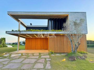 Casa · 250m² · 4 Quartos · 2 Vagas · Casa no Reserva das Águas com 4 suítes em Torres RS