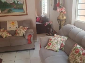 f1904896b0cd4d47b5125f651f8eb6d5.jpeg · Casa para Venda em Uberlândia/MG - 3 Dorm. 240 m2 Área Útil