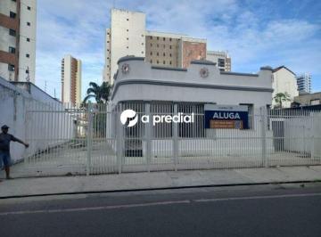 Casa · 582m² · Imóvel com excelente localização, meia quadra da Av. Santos Dumont, vizinho ao Cartório. 