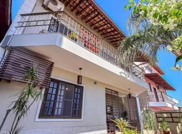 Casa · 130m² · 4 Quartos · 2 Vagas · Casa na Taquara, de 4 Quartos, sendo 1 suíte, 130m2, 2 Vagas