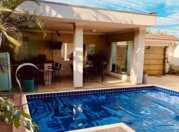 8d8d08957582cf288bbcf05e302d0c5d2eb85e20 · Casa com 3 suítes e área de lazer completa na Vila Brasília!