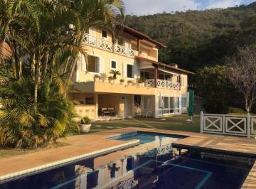 Casa de 5 quartos, Petrópolis · TEMPORADA | NOGUEIRA: : Casa excelente com piscina, 5 suítes e muito conforto