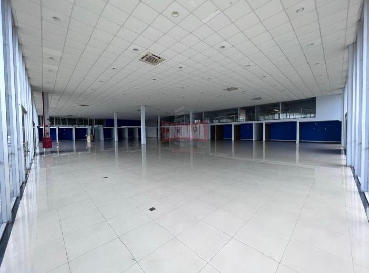 Sala Comercial na Avenida Pereira Barreto, 1479, Baeta Neves em