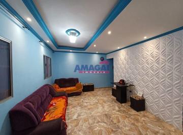 Casa · 230m² · 4 Quartos · 2 Vagas · Excelente sobrado com 4 dormitórios
