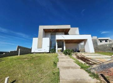 Casa · 207m² · 3 Quartos · CASA EM CONDOMINIO, 3 Dormitório(s) Bairro Fazenda Alta Vista