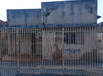 Casa · 242m² · 3 Quartos · 4 Vagas · Casa com 03 dormitórios na Vila Angélica