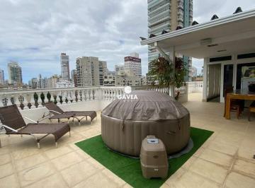 Apartamento · 274m² · 3 Quartos · 2 Vagas · Cobertura à venda no Boqueirão em Santos.