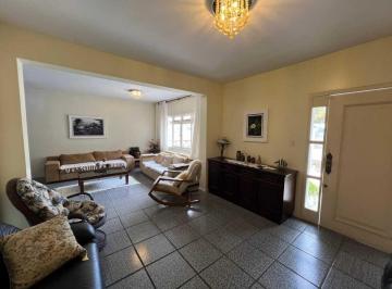 Casa · 320m² · 4 Quartos · 4 Vagas · Casa com 4 suites no coração do Estreito, com vista mar.