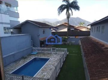 area12imoveiscaragua-vista-area-da-piscina1699379880550.jpg · Sobrado à venda no bairro Jardim Primavera em Caraguatatuba, 2 dormitórios sendo 1 suíte, garagem co