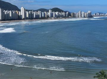 Apartamento de 2 quartos, Guarujá · Frente ao mar terraço gourmet (Aceita Permuta de valor maior)