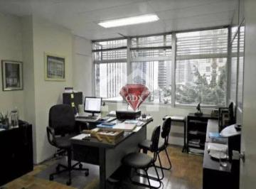 56719399a491091a174e9b4b1be608a301e48a4b · Conjunto comercial no prédio Quinta Avenida