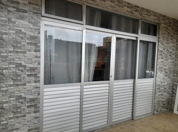 Casa de 4 quartos, Salvador · Vendo uma casa comercial na Estrada das Barreiras