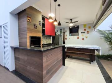 Casa · 150m² · 3 Quartos · 2 Vagas · Casa Moderna de 3 Dormitórios: Onde Piscina, Churrasqueira e Diversão se Encontram!