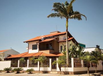 450585_i7Iy7Tt7a1084i8os950g_450585654be2e91d35f.jpg · Casa com 3 dormitórios, à 400 metros do mar na Pinheira