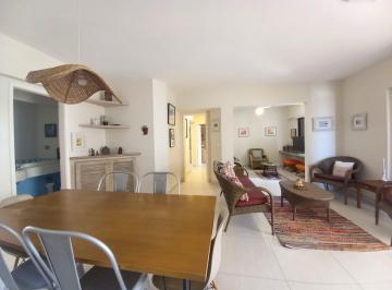 Apartamento de 3 quartos, Guarujá · Apartamento reformado com churrasqueira pé na areia