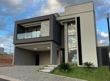 Casa de 3 quartos, Caldas Novas · Excelente Sobrado no Cond. Cidade das Flores