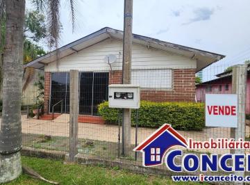 Casa de 4 quartos, Imbé · C1101 - Excelente residência no Centro de Imbé a 150 metros da Barra