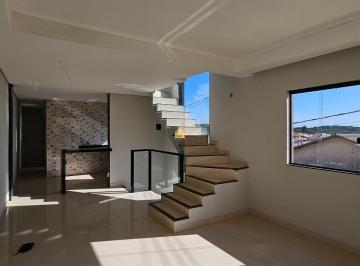 Foto 01 · Casa à venda em Esmeraldas-MG, São Pedro: 3 quartos, 2 suítes, 2 salas, 3 banheiros, 3 vagas de gara