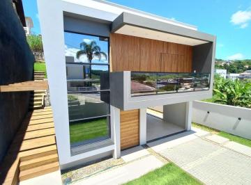 Casa · 190m² · 3 Quartos · 2 Vagas · Casa Alto Padrão em Santo Amaro da Imperatriz - Centro