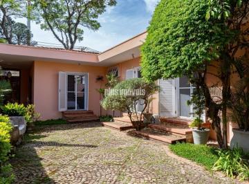 Casa · 288m² · 4 Quartos · 3 Vagas · MORUMBI JARDIM LEONOR 288,0M² ÁREA CONSTRUÍDA 700,0M² ÁREA DE TERRENO 4 QUARTOS 3 SUÍTES 3 GARAGEM