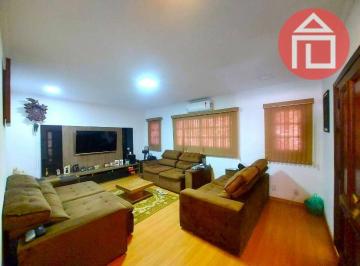 e11622d4a07495db831b3f359efb9be346559257 · Casa com 3 dormitórios à venda, 180 m² por R$ 580.000,00 - Vila Bianchi - Bragança Paulista/SP