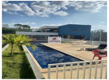 eb91fb8cd54b84b515286b69a1b9bda4.jpg · Apartamento térreo, 3 quartos, sendo 1 suíte