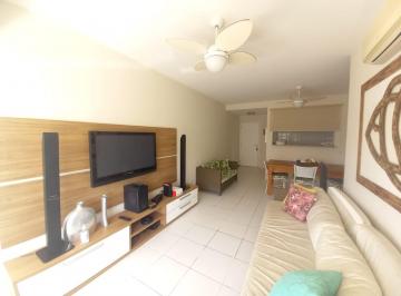 Apartamento de 3 quartos, Guarujá · Apartamento reformado frente ao mar terraço gourmet