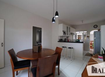 Casa · 242m² · 3 Quartos · 4 Vagas · Casa com 3 dorms, Vila Anchieta, São José do Rio Preto - R$ 750 mil, Cod: 7516