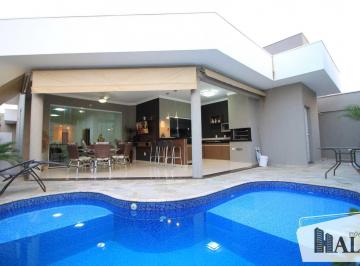 Casa · 250m² · 3 Quartos · 2 Vagas · Casa 3 quartos, 250m² – Recanto do Lago
