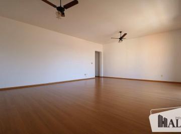 Apartamento · 157m² · 3 Quartos · 1 Vaga · Apartamento com 3 dorms, Centro, São José do Rio Preto - R$ 445 mil, Cod: 8171