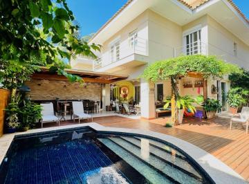 Casa · 360m² · 6 Quartos · 2 Vagas · Oportunidade Única! Residência Luxuosa com 6 Suítes e Espaços Exclusivos!