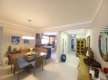 Apartamento de 3 quartos, Guarujá · Apartamento reformado decorado frente ao mar