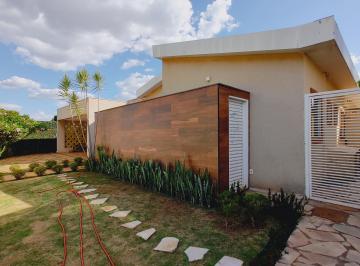 Casa de 4 quartos, Brasília · Solar de Brasília Casa térrea de 4 suítes 2 DCE 4 salas aluga com mobília ou sem