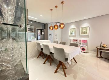 Apartamento · 114m² · 3 Quartos · 2 Vagas · Apartamento de 3 dormitórios com suíte à venda em Jurerê