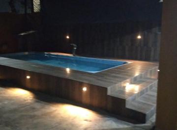 Casa de 4 quartos, Itapecerica da Serra · Sobrado com piscina e 4 suites.