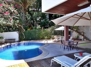 Casa de 1 quarto, Salvador · Casa Horto Florestal.4/4 e 4 Suítes.474 M2.Piscina.Excelente!