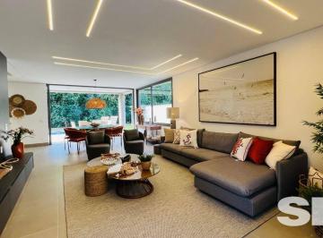 CASA na Riviera · CASA para Venda em BERTIOGA - RIVIERA DE SÃO LOURENÇO com 1135 m2 de Área Útil, 4 Dormitório(s), 4 S