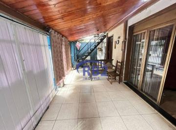 14546917267742012228c73aa9732f3dab167381 · Casa triplex com potencial para fins residenciais e comerciais