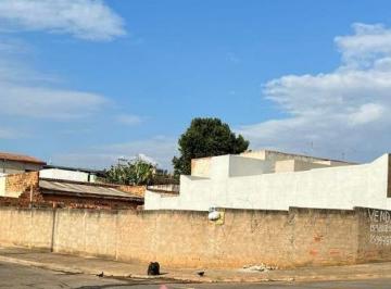 Foto 01 · Vende-se Lindo terreno de esquina, plano, medindo 307 m². Localizado no bairro Jardim Santa Rita de 
