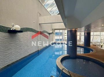 Apartamento · 202m² · 3 Quartos · 2 Vagas · Apartamento em Rua 251 - Meia Praia - Itapema/SC