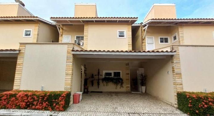 Casas à venda na Avenida Edilson Brasil Soares em Fortaleza, CE