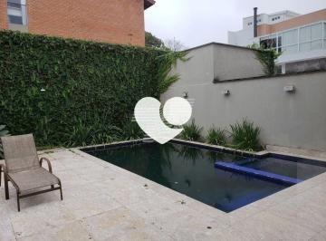 Casa de 4 quartos, Curitiba · Casa Água Verde 4 Dormitórios 2 Suites 4 Vagas rea Útil: 708 m² Alto Padrão