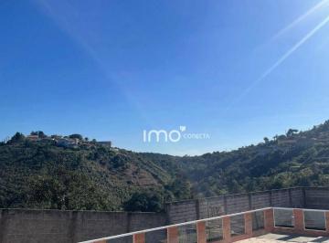 2aaed9b38fc84a762bb0375adfc8a06322b5e5e4 · Vende se Chácara no Saint James 2  com 1150m² A.T. 200m² A.C. 2 Quartos sendo 1 Suíte, Piscina, Quin